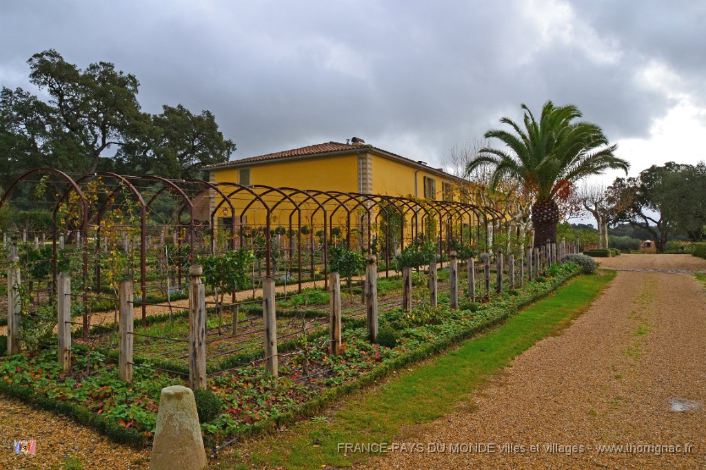 Domaine de Malherbe 1.JPG - Domaine de Malherbe.  Le 05 décembre 2014 sous la pluie.